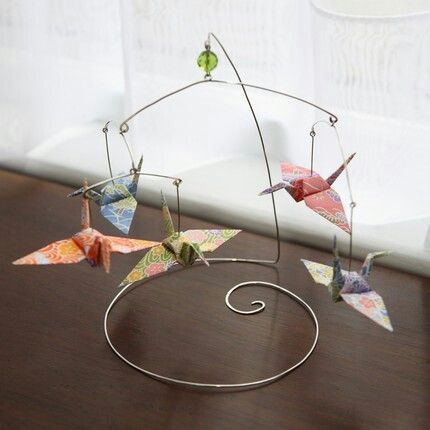 Adore the design Crane Decor, Diy Origami Decor, Diy Origami Home Decor, Paper Crane Mobile, Origami Home Decor, Crane Mobile, Origami Birds, Origami Diamond, Origami Mobile