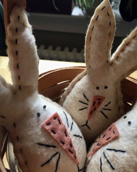 Coffee Dye, Primitive Easter Decor, Easter Fabric Crafts, Stuffed Bunnies, Primitive Easter, Stuffed Bunny, Easter Craft Decorations, Easter Fabric, Easter Bunny Crafts