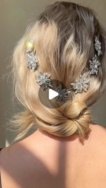 LELET NY on Instagram: "Introducing the Zoey Crystal Vee Halo 😇 She’s show stoppingly gorgeous and simple to wear. ✨✨✨" Lelet Ny, Halo, Crystals, Hair Styles, Hair, How To Wear, On Instagram, Instagram