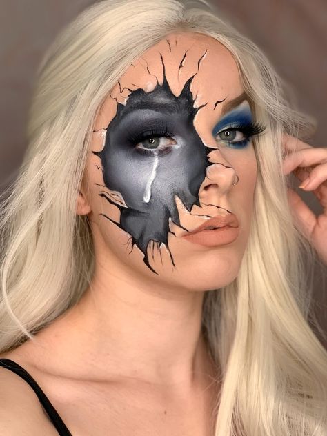 Mental Health Makeup Looks, Extreme Makeup Looks, Scary Halloween Makeup Looks, Half Face Makeup, Scary Halloween Makeup, Broken Makeup, Extreme Makeup, Face Paint Makeup, Face Art Makeup