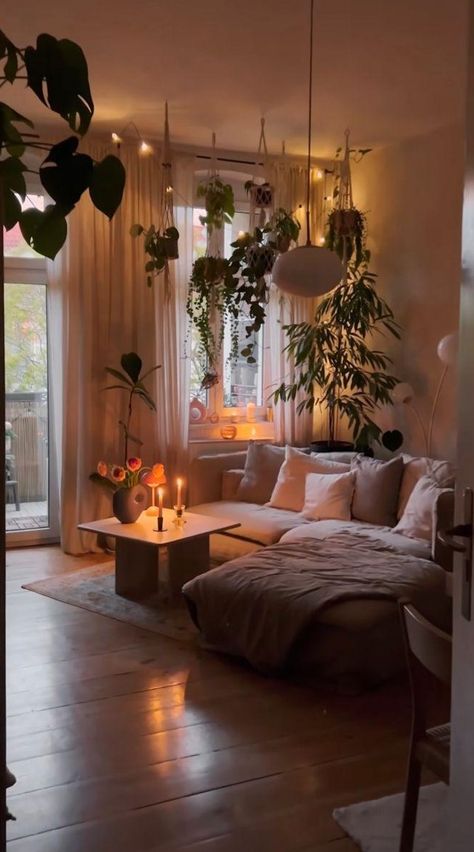 Looking to elevate your living space? Check out these stylish apartment decor ideas to transform your space into a chic oasis. From minimalist designs to bold statement pieces, find inspiration to make your apartment feel like home. Colourful Living Room Decor, Rooms Ideas, Apartment Aesthetic, Dreamy Room, Apartment Decor Inspiration, Home Decor Living Room, Decoration Inspiration, Cozy Apartment, Apartment Inspiration