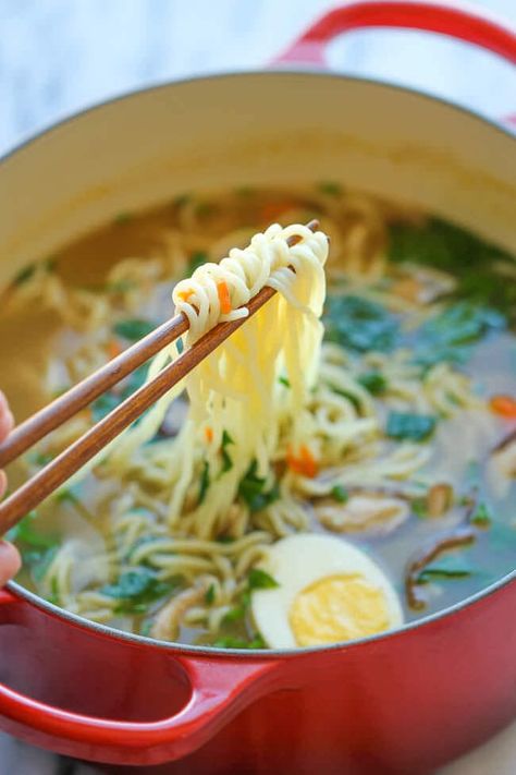 7 Simple Homemade Soups That The Whole Family Will Love Ramen Homemade, Easy Homemade Ramen, Ramen Easy, Roman Noodles, Healthy Ramen, Easy Ramen, Homemade Ramen, Ramen Noodle Recipes, Fall Soup Recipes