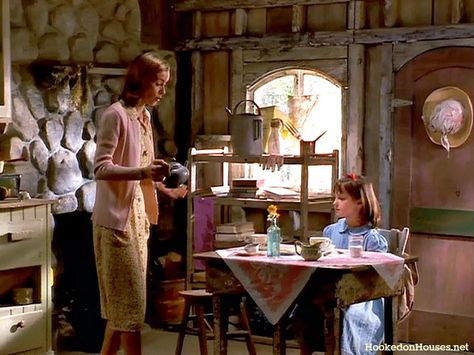 Ms Honey Matilda, Matilda Film, Miss Honey Matilda, Matilda Movie, Mara Wilson, Miss Honey, Danny Devito, Thriller Books, Practical Magic