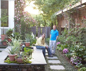 Create Privacy in Your Yard  Even on their corner lot, Brian and Robert created a private retreat. We hope their tips help you do the same in your yard! Fence Extension, Privacy Trellis, Yard Privacy, Small Pergola, Garden Fences, Gardening Design, Garden Privacy, Backyard Privacy, Fence Landscaping