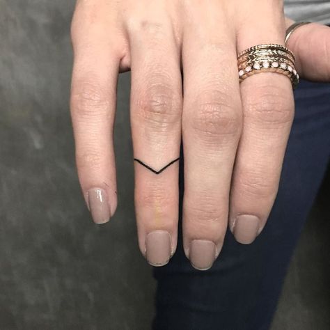 165+ Best Finger Tattoo Symbols and Meanings (2022) Designs for Women & Men Chevron Finger Tattoo, Finger Tattoos Geometric, Finger Tattoo Matching, Minimalist Finger Tattoo, Orca Tattoo, 10 Tattoo, Tattoo Diy, Small Finger Tattoos, Tattoo Makeup