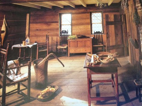 Stanley Whitman house; Colonial (17thC) Colonial Dining Room, Primitive Dining Rooms, Country Bedroom Decor, Primitive Bedroom, Primitive Country Homes, Old Cabins, Log Cabin Interior, Primitive Homes, Cabin Interiors