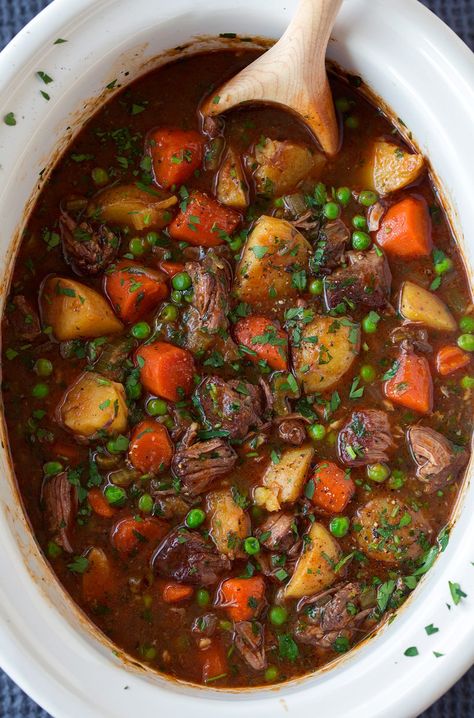 Beef Stew Crockpot Beef Stew, Lamb Dishes, Lamb Stew, Slow Cooker Beef Stew, Crockpot Recipes Beef, Detox Soup, Beef Stew Recipe, Malaysian Food, Beef Soup