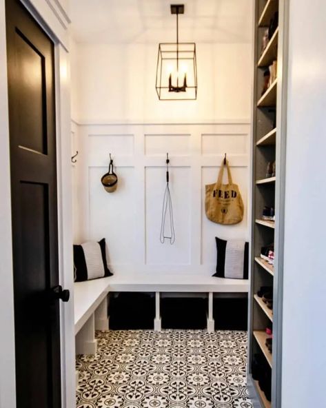 28 Mudroom Built-In Ideas for an Organized Entry Small Mudroom Built Ins With Bench, Mud Room Inspiration, L Shaped Mudroom Ideas, Kitchen Mudroom Combo, Mud Room Ideas Entryway Laundry, L Shaped Mudroom, Mudroom Built Ins, Farmhouse Tiles, White Board And Batten