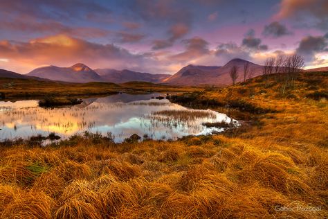 Scotland Landscape Photography, Landscape Practice, National Geographic Wallpaper, Scottish Landscapes, Scotland Photography, Autumn Sunrise, Mountain Sketch, Glencoe Scotland, Beautiful Scotland