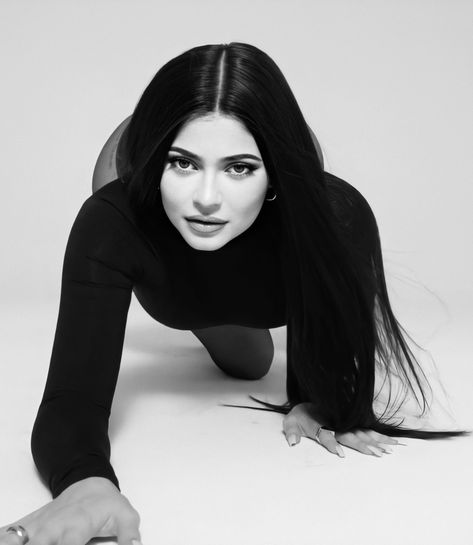 Kylie Jenner Black And White, 25th Birthday Shoot, Kylie Jenner Black, Kylie Jenner Photoshoot, Photoshoot Looks, Kylie Kristen Jenner, King Kylie, New Mommy, Birthday Shoot