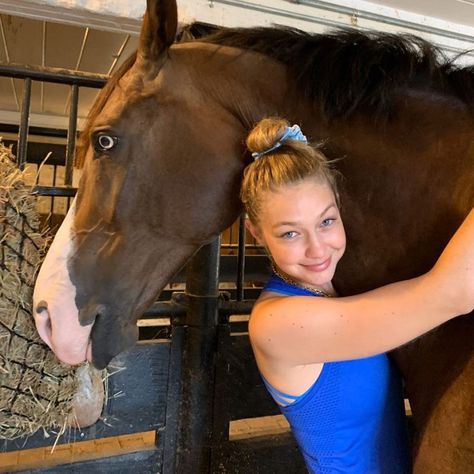 Inside RHOBH alum Yolanda Hadid’s serene Pennsylvania farm featuring a garden, fire pit and horse stables – The US Sun Foto Cowgirl, Yolanda Hadid, Horse Aesthetic, Horse Stables, White Horses, Horse Life, Farm Girl, Reference Photos, Horse Girl