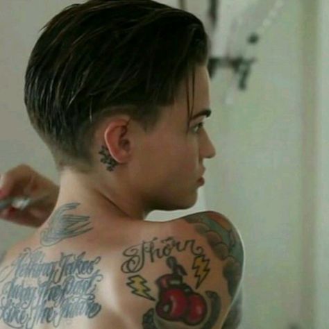 Ruby Rose Style, Ruby Rose Hair, Short Braid, Bleached Hair Men, Looks Kylie Jenner, Masc Women, Shot Hair Styles, Penteado Cabelo Curto, Rose Hair