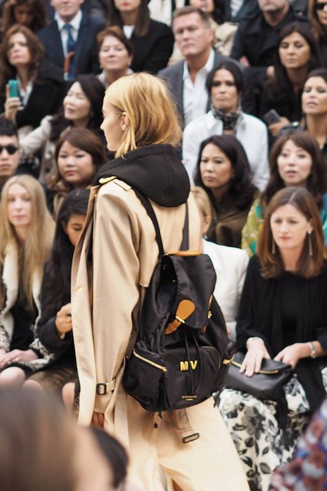 Burberry Backpack Outfit, Burberry Rucksack, Backstage Makeup, Burberry Fashion, Burberry Backpack, Future Thinking, Fashion London, Backpack Outfit, Christopher Bailey