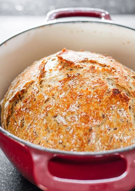 Cast Iron Bread Recipes, Cast Iron Bread, Glutenfri Baking, Bread Ideas, Dutch Oven Bread, Jo Cooks, Artisan Bread Recipes, Dutch Oven Recipes, No Knead Bread