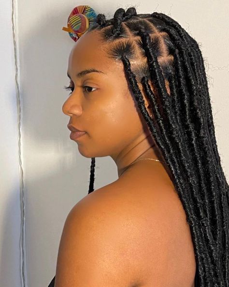 Box Locks Braids, Locks Hairstyles For Women Long, Lock Braids Hairstyles, Hairstyles That Last Long, Butterfly Locks Long, Locks For Black Women, Locks Braids Faux Locs, Butterfly Locks Hairstyle, Hair Locks Hairstyles