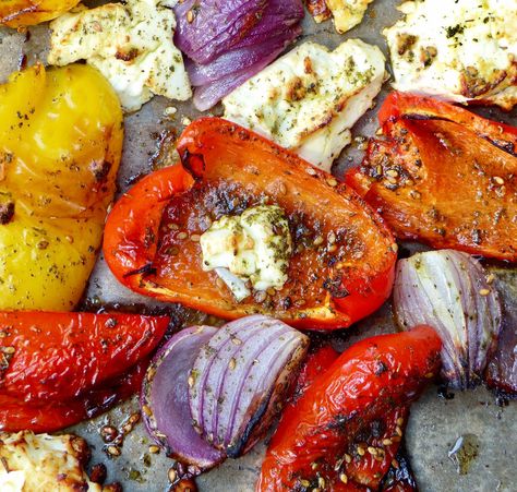 Roasted Bell Pepper & Feta with Za’atar Capsicum Recipes, Baked Peppers, Roasted Capsicum, Bell Pepper Recipes, Feta Recipes, Za Atar, So Satisfying, Roasted Peppers, Peppers Recipes