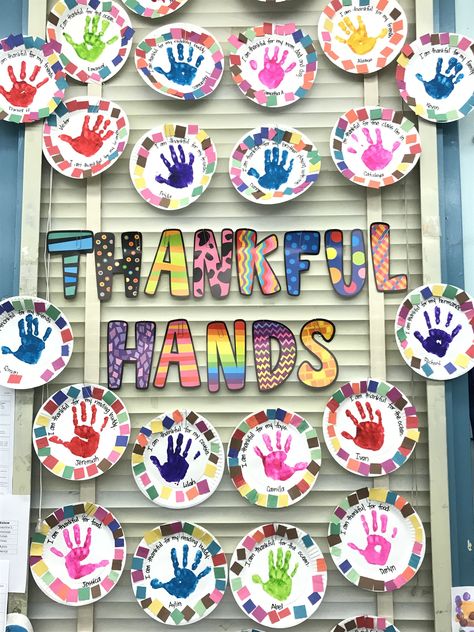 Thanksgiving Prek Art, Family Themed Crafts For Toddlers, Thanksgiving Door Decorations Preschool, November Kindergarten Art, November Prek Crafts, Pilgrim Preschool Activities, Thankful Activities For Kids Preschool, November Toddler Crafts, November Classroom Door