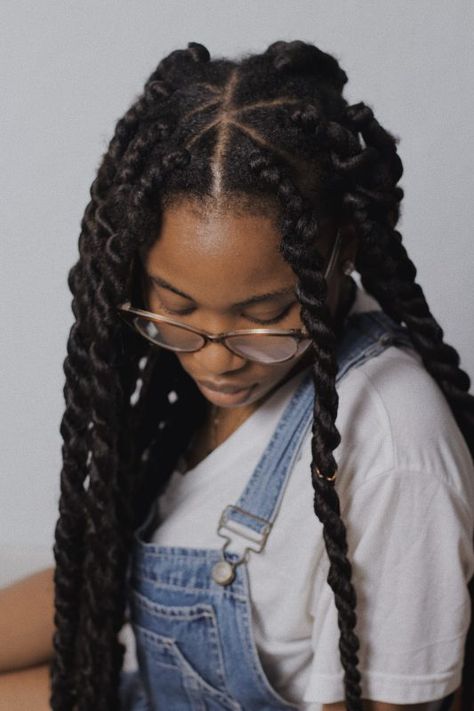 Meet Rebundle, a New Plant-Based Black Hair Extension Brand - One Green Planet Ideas For Braids, Detangling Natural Hair, Braids Protective Styles, Blonde Hair Tan Skin, Braids Pictures, Hair Tan Skin, Save Mother Earth, Hair Extension Brands, Tan Skin Blonde Hair