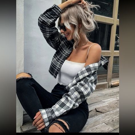 Never Worn! I Bought The Wrong Size. Smoke Free Home. Any Questions, Feel Free To Ask! Plaid Shirt Outfits, Black Plaid Shirt, Cute Fall Outfits, Mode Inspo, Really Cute Outfits, Edgy Outfits, Crop Blouse, Crop Shirt, Fashion Online Shop