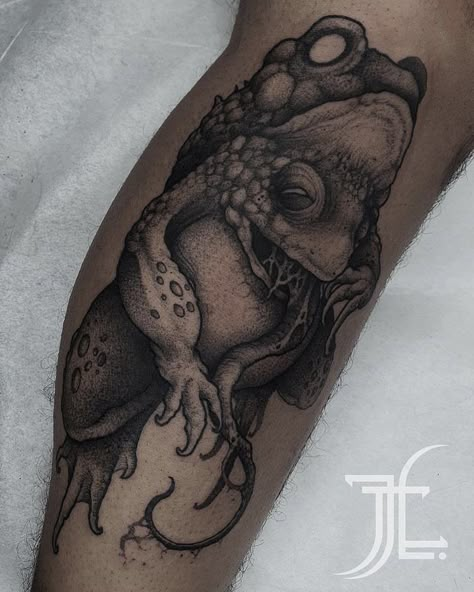 Creepy Frog Tattoo, Leech Tattoo, Toad Tattoo, Negative Tattoo, Background Tattoo, Tattoo Techniques, Dark Spirit, Frog Tattoos, Plant Tattoo