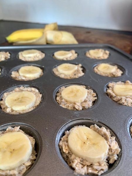 Horse Cookies Recipes, Banana Quinoa, Homemade Horse Treats, Quinoa Oatmeal, Oatmeal Bites, Pet Treats Recipes, Banana Treats, Healthy Horses, Horse Cookies