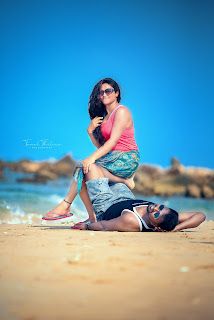 Beach Pre Wedding Shoot, Beach Pre Wedding, Pre Wedding Photoshoot Beach, Couples Candid Photography, Celebration Ring, Pre Shoot, Couples Beach Photography, Pre Wedding Photoshoot Props, Pre Wedding Photoshoot Outfit