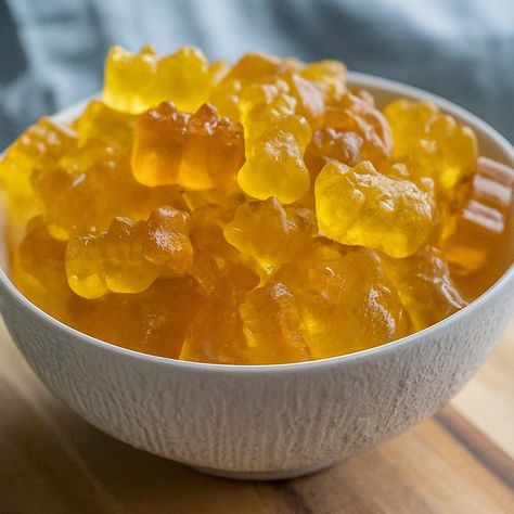 Make your own tasty DIY honey and lemon gummy bear recipe with our step-by-step guide! Honey Gummy Bears, Honey Gummies, Gummy Bear Recipe, Gummy Recipe, Diy Honey, Gummies Recipe, Bear Recipes, Honey Diy, Bite Size Appetizers