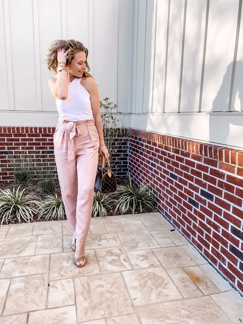 Blush Pink Paperbag Pants - Savvy Lane Pink Ladies Outfit, Bralette Outfit, Just Live, Cool Kids Clothes, Fashion Blogger Outfit, Paperbag Pants, Blogger Outfits, Outfit Layout, Is It Just Me