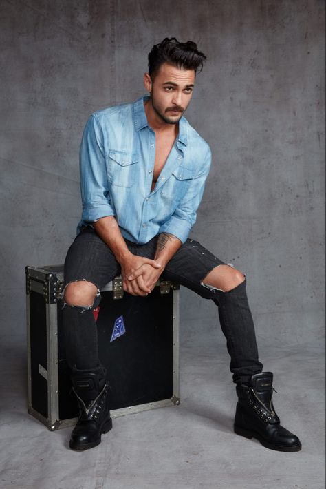 Ayush Sharma, Aayush Sharma, Boots Jeans, Indian Actors, Hinduism Art, Jeans Ripped, Love Couple Photo, Couple Photo, Save Image