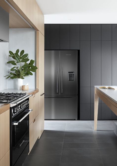 An integrated Fisher & Paykel CoolDrawer™ disappears into the cabinetry and provides five temperature settings for maximum flexibility: freezer, chill, fridge, pantry, and wine modes. Australian Kitchen, Black Fridges, Fridge French Door, Kitchen Fridges, Black Appliances, Freestanding Fridge, Fisher Paykel, Slate Flooring, Kitchen Design Trends