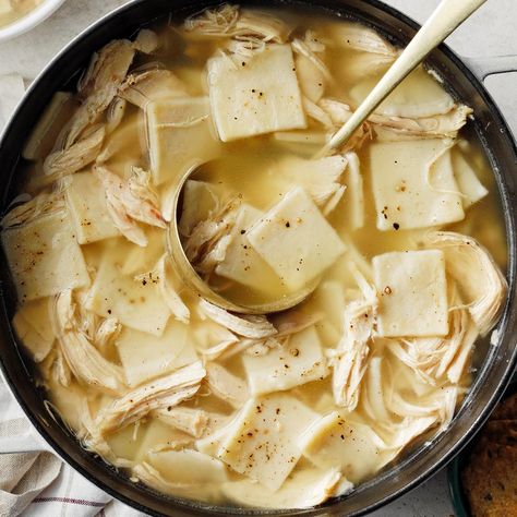 Classic Chicken And Dumplings, Cracker Barrel Chicken And Dumplings Recipe, Holiday Soups, Chicken N Dumplings, Cracker Barrel Chicken, Chicken And Dumplings Recipe, Southern Chicken, Chicken Dumplings, Fall Soup Recipes