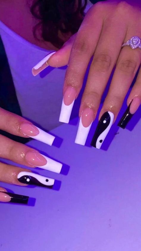 Nail Ideas Acrylic Unique, Cute Simple Nails Acrylic Coffin Long, Smeduiem Acrylic Nails, Acrylic Nails Astethic, Bestie Acrylic Nails, Back To School Nails Long Square, Nail Inspo Square Purple, Mail Inspo Long, Cute Nails Designs For Acrylics