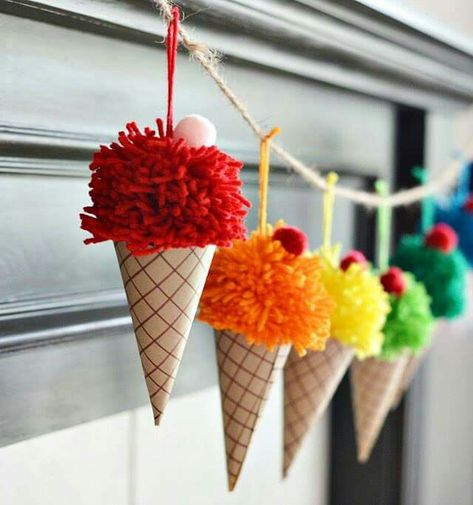 . Preschool Learning Decor, Ice Cream Party Decorations Diy, Make Yarn Pom Poms, Kunst For Barn, Gelato Cart, Yarn Pom Poms, Kerajinan Diy, Diy Pom Poms, Ice Cream Birthday Party