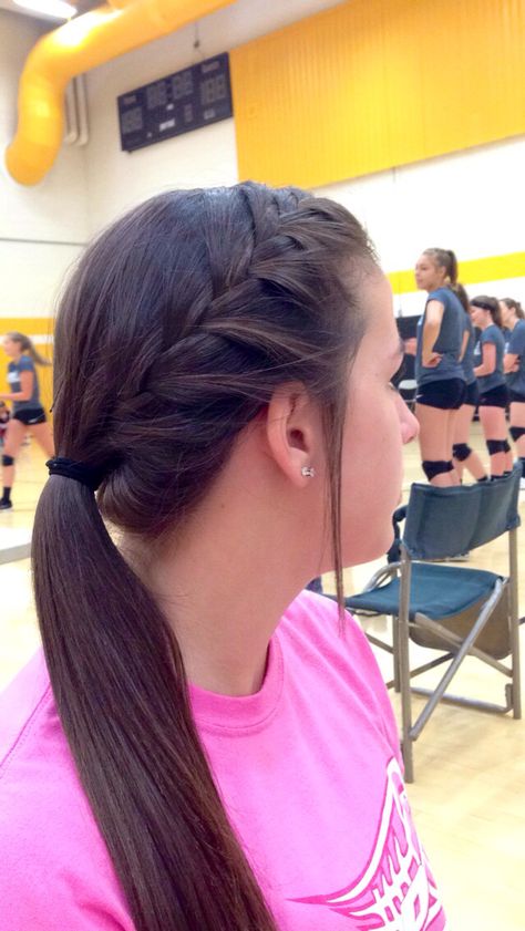 Cute volleyball hair Cute Volleyball Hairstyles, Soccer Hairstyles, Basketball Hairstyles, Softball Hairstyles, Cheer Hair, Sport Hair, Ball Hairstyles, Braided Ponytail Hairstyles, Sports Hairstyles