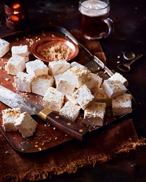 These hazelnut-topped marshmallows are light-as-air and incredibly moreish. Susan Boyle, of Two Sisters Brewing, uses a dark malty beer in her recipe as the bitterness works well to complement the sweetness. Vegetarian Marshmallows, Sugar Free Marshmallows, Marshmallow Recipe, How To Make Marshmallows, Vegan Marshmallows, Recipes With Marshmallows, Silicone Baking, Holiday Desserts, Montmartre