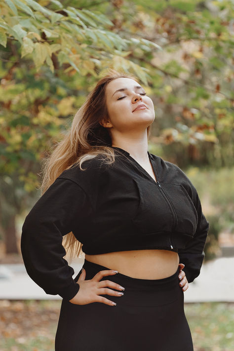 Travel in comfort and style with cotton--the fabric that keeps you cool, fresh, and ready for every destination with its lightweight and breathable feel 🌿 Revenge Photoshoot, Avacore Aesthetic, Plus Size Fashionista, Sport Woman Fitness, Travel Collection, Female Character Design, Really Cute Outfits, Doja Cat, Photography Women