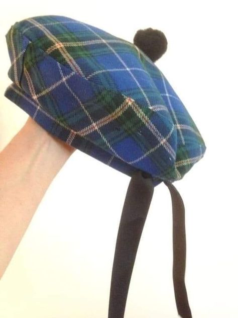 Scottish Beret, Scottish Hat, Pola Topi, British Hats, Scottish Clothing, Beret Pattern, Plaid Hat, Sewing Hats, Plaid Hats