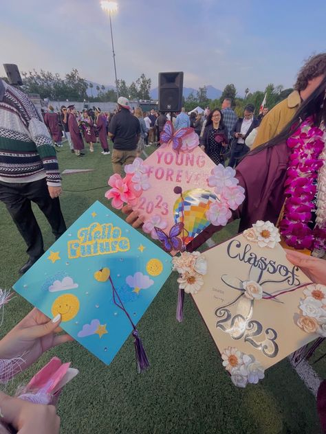 Kdrama Graduation Cap, Grad Cap Ideas Kpop, Haikyuu Graduation Cap, Nct Graduation Cap, Seventeen Graduation Cap, Kpop Grad Cap, Bts Graduation Cap Ideas, Kpop Graduation Caps, Kpop Graduation