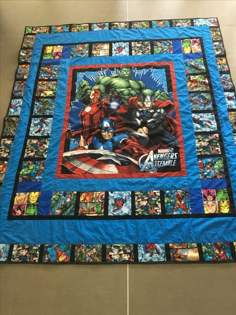 Family Quilt Ideas, Super Hero Quilt, Marvel Quilt, Batman Quilt, Superhero Quilt, Disney Quilts, Super Hero Room, Quilts With Panels, I Spy Quilts