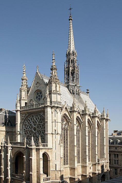 Saint Chapelle Paris Architecture, Goth Architecture, Sainte Chapelle Paris, Revival Architecture, Gothic Cathedrals, Cathedral Architecture, Gothic Church, Beautiful Paris, Sacred Architecture