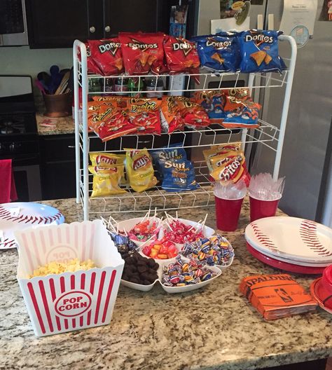 Baseball birthday party. Concession stand. Chip display using shoe rack. Birthday Party Chip Display, Outdoor Concession Stand Ideas, Snacks Display Ideas, Chip Holder For Party, Snack Stand Ideas, Chips Display For Party, Chip Display For Party, Concession Stand Party Ideas, Concession Stand Organization