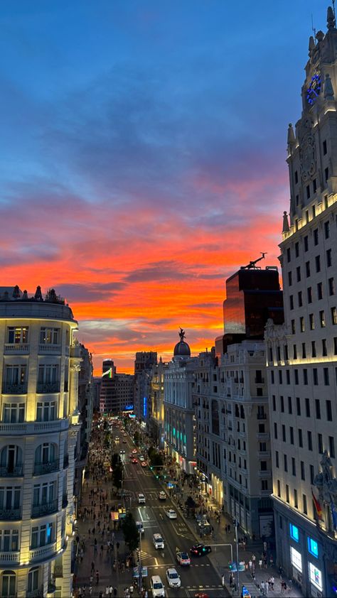 Madrid Spain Aesthetic, Madrid Aesthetic, Spain Aesthetic, Madrid City, World Vision, Pretty Landscapes, City Aesthetic, Madrid Spain, Spain Travel