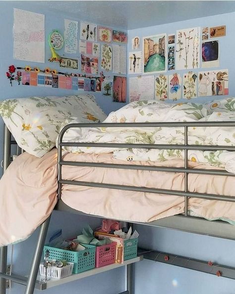 Reka Bentuk Bilik Tidur, Dorm Design, Hiasan Bilik Tidur, Loft Beds, Dorm Room Designs, Girls Dorm Room, Dekorasi Kamar Tidur, Casa Vintage, Room Deco