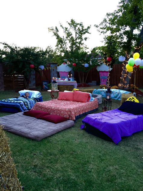 Air mattresses for movie night outside Outdoor Movie Party, Backyard Movie Nights, Backyard Movie, Movie Night Party, Air Mattresses, Fun Sleepover Ideas, Outdoor Movie, Family Movie Night, Movie Party