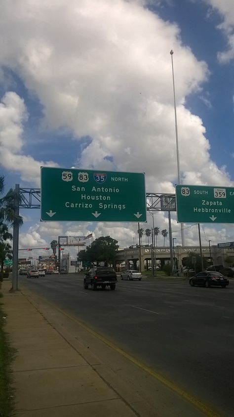 Sign near downtown Laredo. Texas Aesthetic, Dallas Texas Skyline, Laredo Texas, Airport Pictures, Beyond The Horizon, Scammer Pictures, Phone Wallpaper For Men, Texas Travel, San Antonio Texas