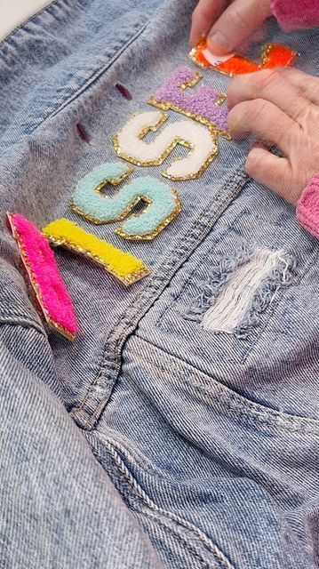 Denim Jacket Bedazzled, Iron On Patches Denim Jacket, Patches Clothes Ideas, How To Put Patches On Jean Jacket, Iron On Patch Jean Jacket, Diy Bling Jean Jacket, Embellished Clothing Diy Ideas, Diy Patch Jean Jacket, How To Sew Patches On Jackets