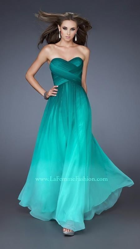 Community Post: 63 Ideas For Your "Little Mermaid" Wedding Ombre Dress, Chiffon Dress Long, Bridesmaid Dress Styles, فستان سهرة, Sweetheart Dress, Chiffon Gown, Gorgeous Gowns, Rehearsal Dinner, Beautiful Gowns