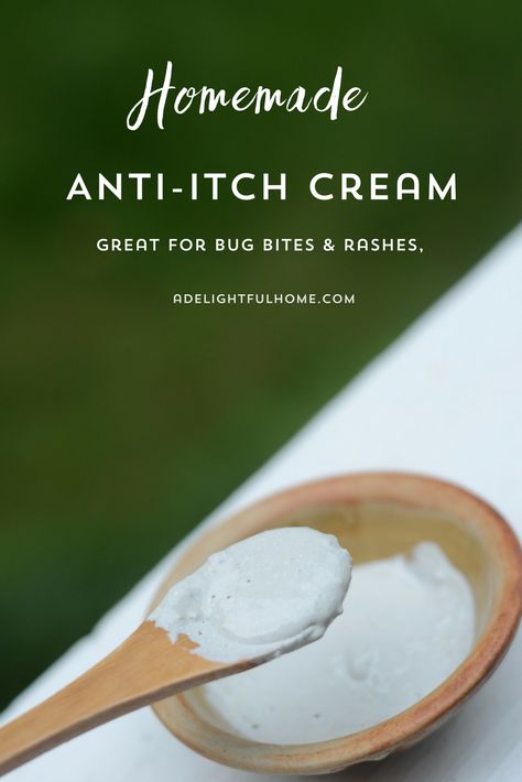 Homemade anti-itch cream - great for bug bites and skin rashes. Diy Anti Itch Cream, Anti Itch Remedy, Rashes Remedies, Calamine Lotion, Salve Recipes, Home Remedies For Skin, Skin Rashes, Shower Products, Anti Itch Cream