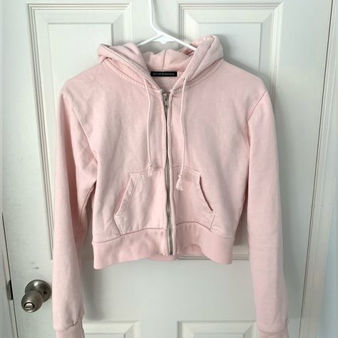 Brandy pink cropped hoodie Pink Cropped Hoodie, Pink Zip Up Hoodie, Pink Hoodie, Zip Up Hoodie, Cropped Hoodie, Brandy Melville, Zip Hoodie, Brandy, Light Pink