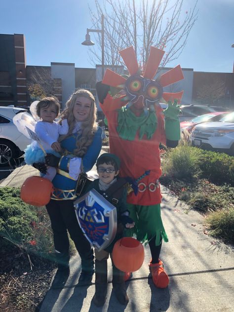 Legend Of Zelda Family Costume, Legend Of Zelda Halloween Costumes, Zelda Family Halloween Costumes, Legend Of Zelda Trunk Or Treat, Zelda Family Costume, Zelda Trunk Or Treat, Zelda Halloween Costumes, Zelda Halloween, Zelda Costume